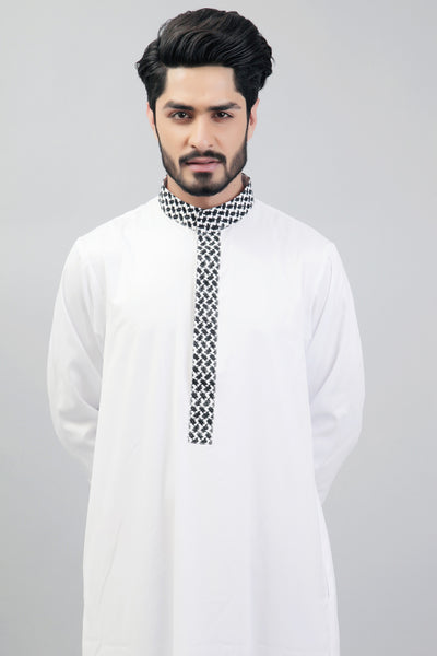 Chenille Mens white thobe with collar detail